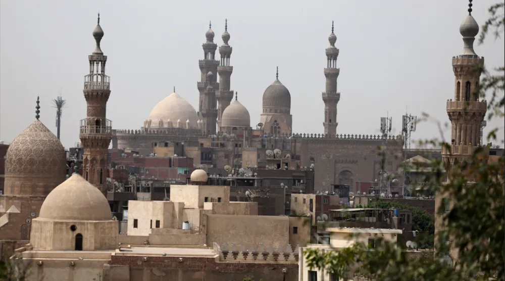 لقطة من القاهرة القديمة (رويترز)