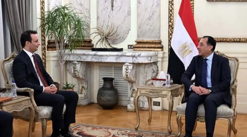 رئيس الوزراء المصري مصطفى مدبولي مستقبلاً بالقاسم حفتر مساء الأحد (مجلس الوزراء المصري)