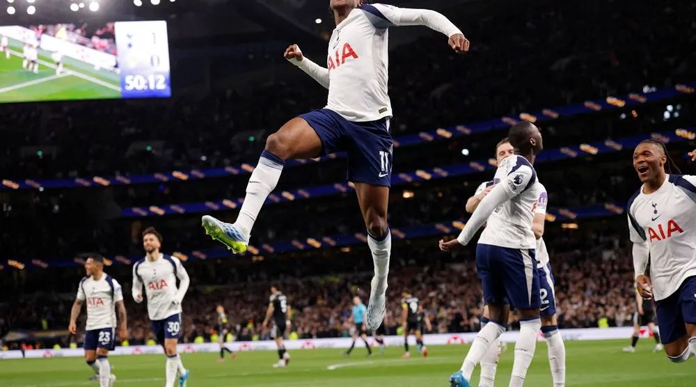 Football - Premier League - Tottenham Hotspur v Leeds United - Tottenham Hotspur Stadium, London, Britain - May 11, 2026 Tottenham Hotspur's Mathys Tel celebrates scoring their first goal with Destiny Udogie. (Action Images via Reuters)