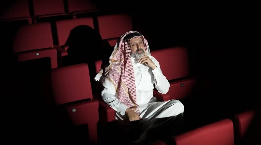 يؤمن يسلم بأن خبراته الحياتية ومخزون تجاربه جعلاه أقرب من الأدوار التي يجسدها (حسابه على إنستغرام)