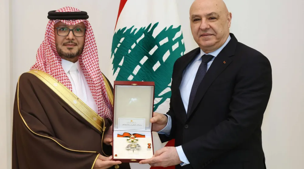 الرئيس جوزيف عون يقلّد السفير البخاري وسام الأرز الوطني (الرئاسة اللبنانية)