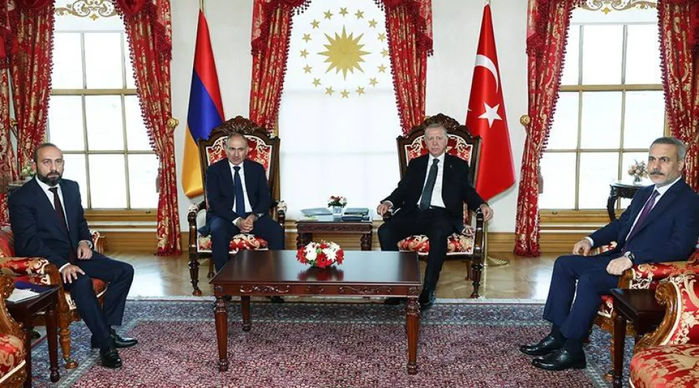 مباحثات بين الرئيس التركي رجب طيب إردوغان ورئيس الوزراء الأرميني نيكول باشينيان في إسطنبول خلال زيارة عمل قام بها لتركيا في 20 يونيو 2025 (الرئاسة التركية)