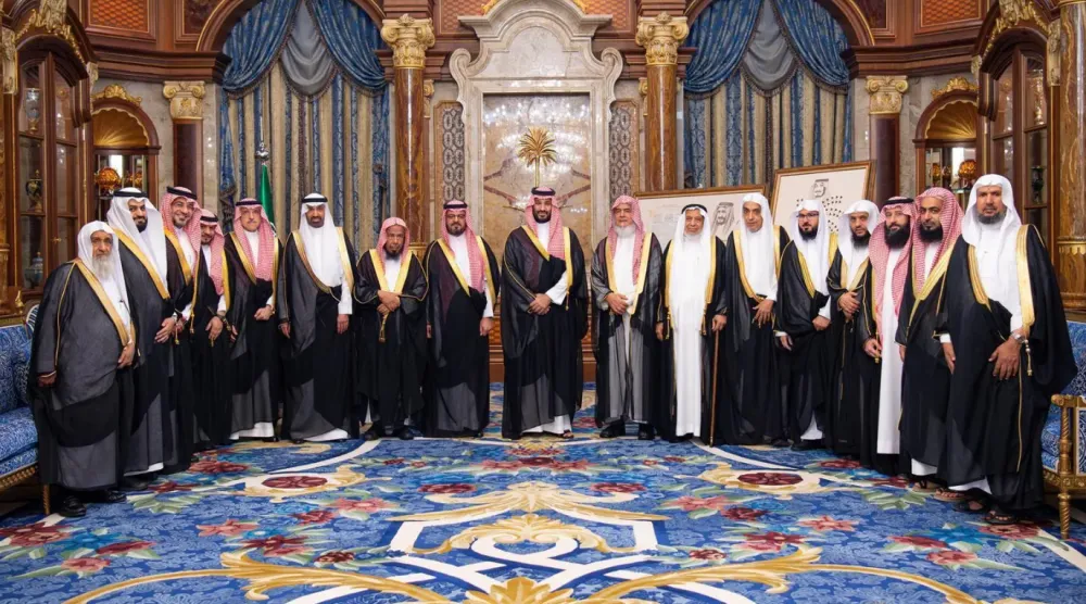 On behalf of the Custodian of the Two Holy Mosques, the Crown Prince received the gifts presented as part of the tribute on the occasion - SPA 