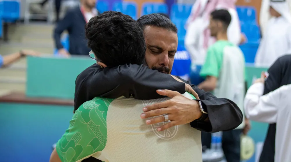ثنائي البولينغ السعودية الأمير محمد بن سلطان وعبد المجيد العصلاني يحتفلان بالذهبية (الشرق الأوسط)