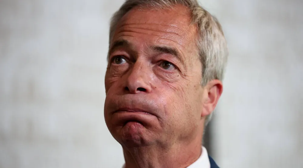 ​نايجل فاراج بعدما لم يعلن زعيم حزب الإصلاح البريطاني (رويترز)