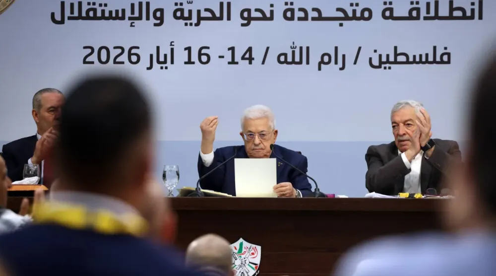 Abbas, Ramallah'ta düzenlenen Fetih hareketinin 8. genel kongresinde konuşuyor (EPA)