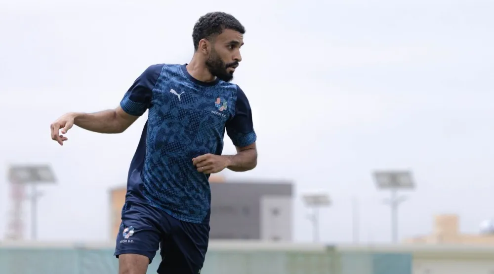 محمد البريك في مواجهة ناديه السابق (موقع نادي نيوم)