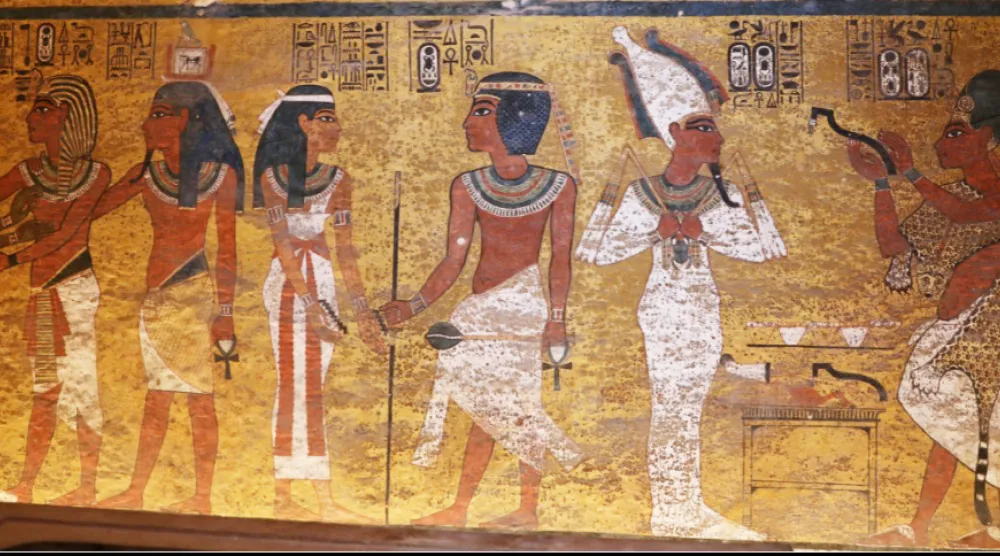 مشهد من مقبرة توت عنخ آمون بالأقصر (وزارة السياحة والآثار)