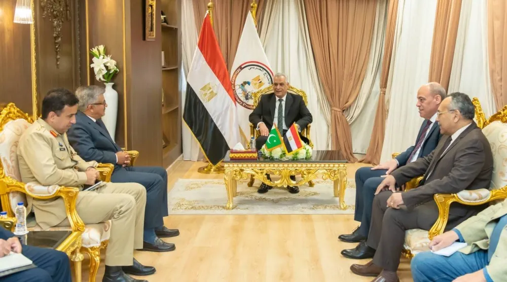 لقاء مصري باكستاني ناقش في القاهرة السبت التعاون في مجال الصناعات الدفاعية المشتركة (وزارة الإنتاج الحربي المصرية)