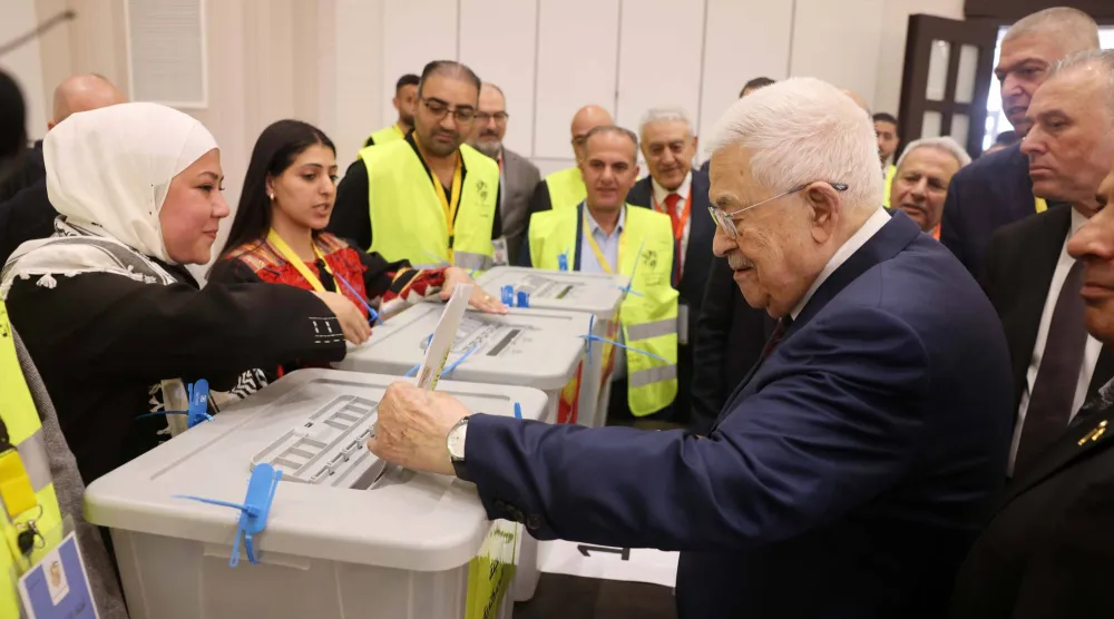 «حماس» تشيّع الحداد... وحسم زعامتها مؤجل
