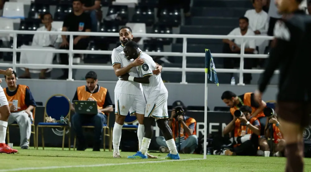 عدسات المصورين تلتقط فرحة لاعبي الدرعية (الاتحاد السعودي)