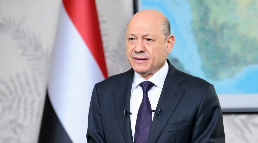 العليمي يعترف باختلالات «الوحدة» ويؤكد إنصاف الجنوب