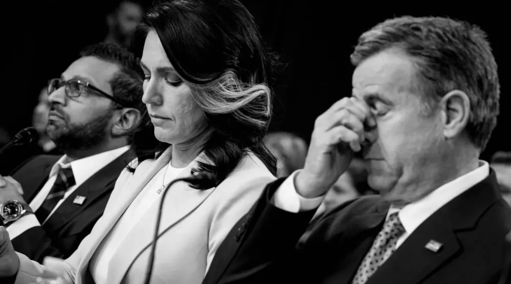 Tulsi Gabbard'ın 25 Mart'ta Senato önünde ifade verdiği bir duruşmadan bir sahne (AFP)