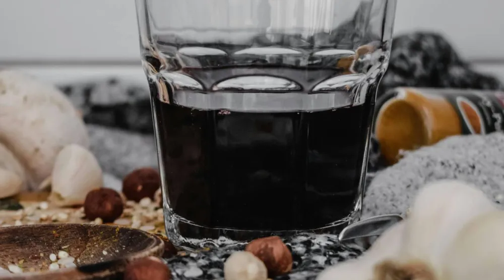 شاي الكركديه يساعد في خفض ضغط الدم من خلال تأثيره في إرخاء الأوعية الدموية (بيكسلز)