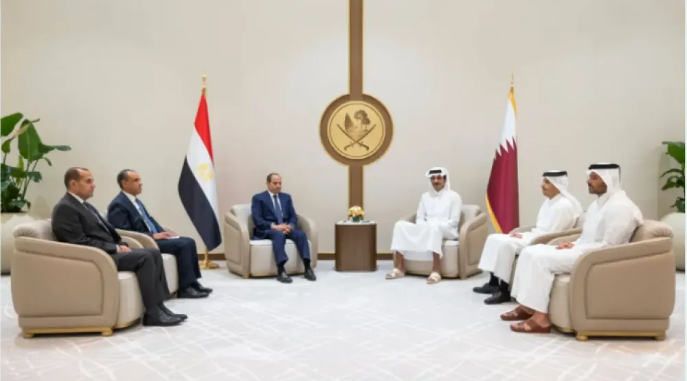 محادثات الرئيس السيسي والشيخ تميم في الدوحة مارس الماضي لوقف التصعيد العسكري بالمنطقة (صفحة الديوان الأميري القطري على «فيسبوك»)