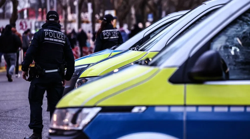 Alman polisi (EPA)