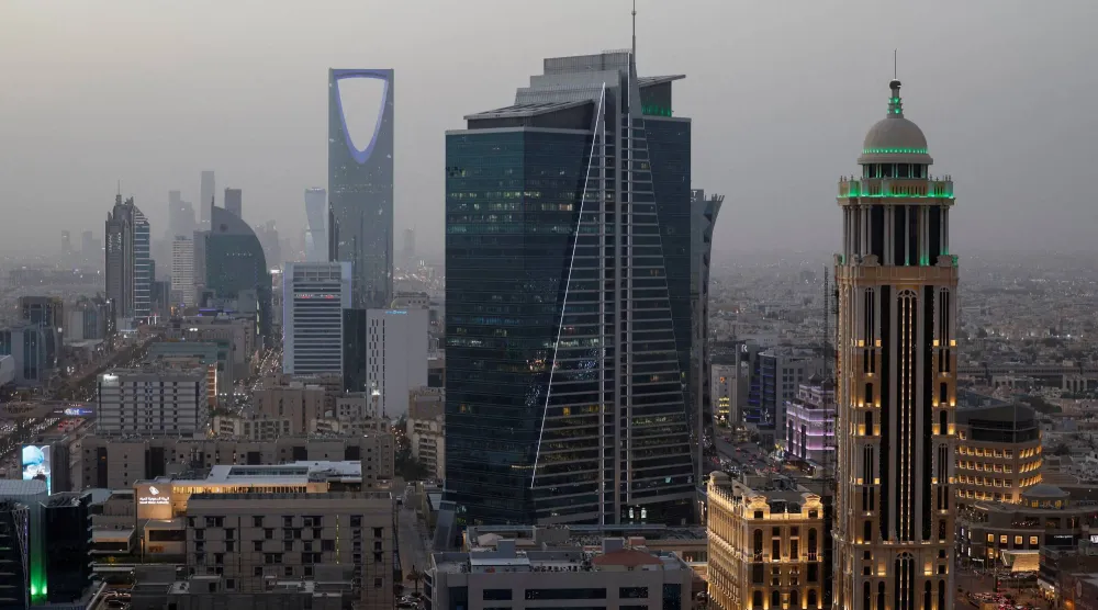 منظر عام لمدينة الرياض في الساعات الأولى من المساء (رويترز)