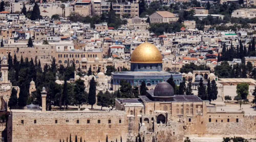 صورة جوية لقبة الصخرة والمسجد الأقصى في القدس (رويترز)