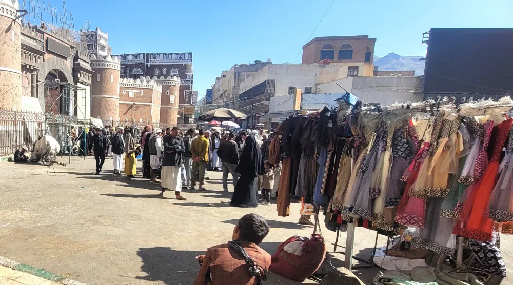 الأسواق بمناطق سيطرة الحوثيين تشهد مزيداً من الركود (الشرق الأوسط)
