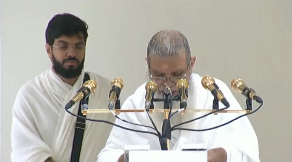 Sheikh Ali bin Abdulrahman Al-Huthaify, in his Day of Arafat sermon, called for the glorification of God's rites, adherence to calmness and order, and avoidance of anything that undermines the spirit of the pilgrimage. (Asharq Al-Awsat)