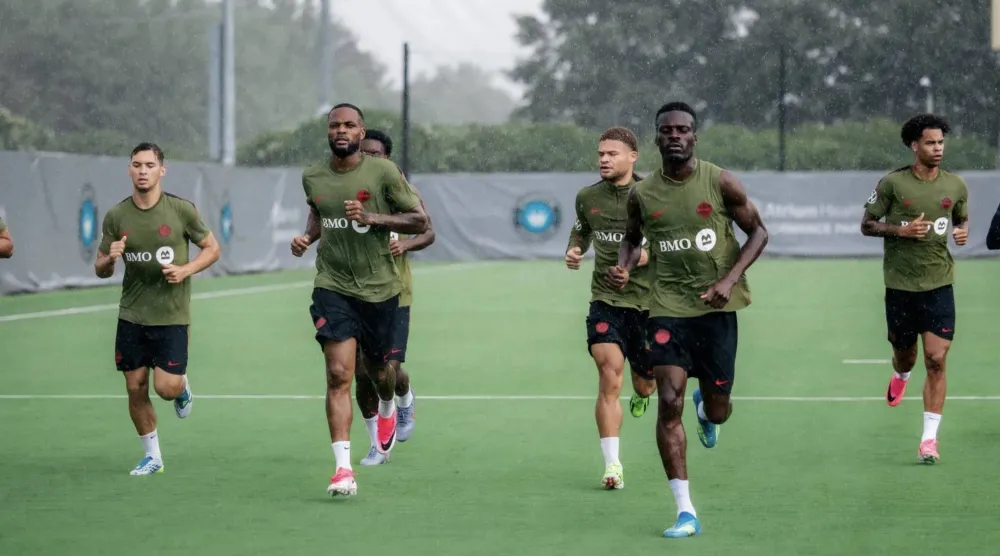تصدَّر ألفونسو ديفيس وجوناثان ديفيد تشكيلة كندا لكأس العالم لكرة القدم (الاتحاد الكندي)