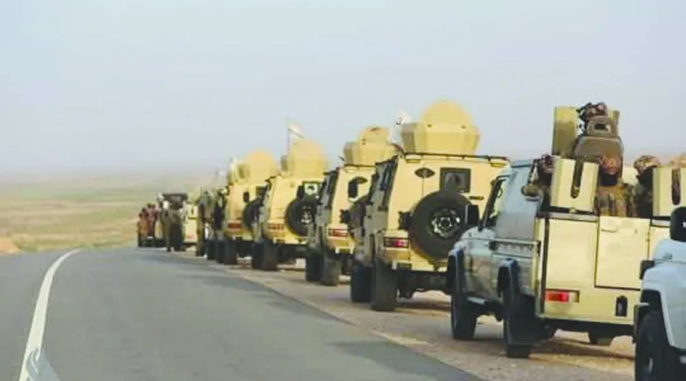 قوة تابعة لـ«الحشد الشعبي» خلال دورية في صحراء كربلاء جنوب البلاد يوم 12 مايو 2026 (موقع الهيئة)