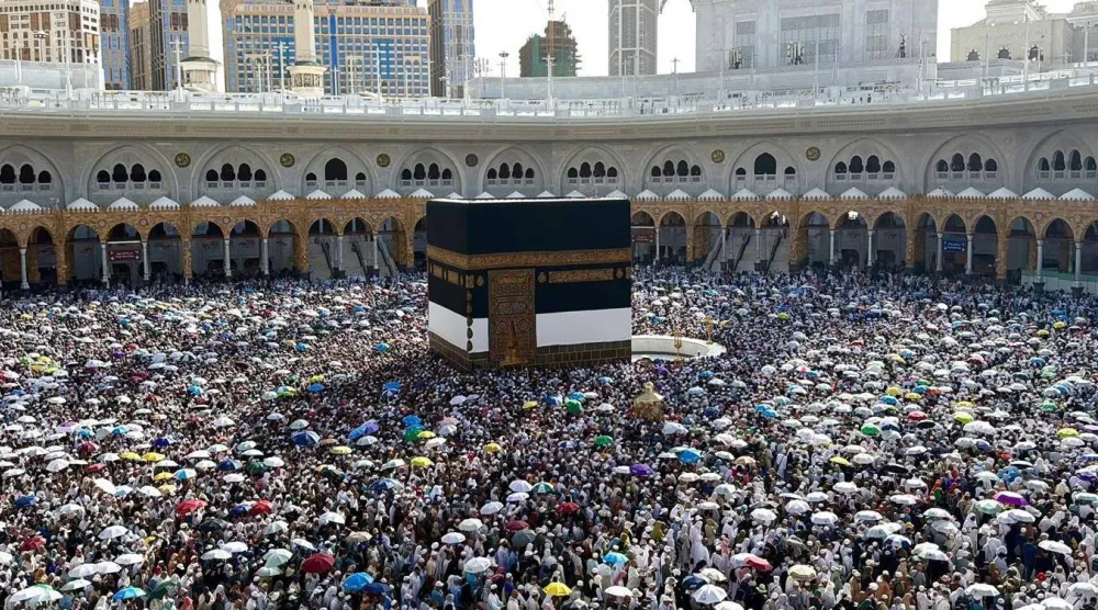 منظومة متكاملة من الخدمات رافقت ضيوف الرحمن خلال أدائهم طواف الوداع (واس)