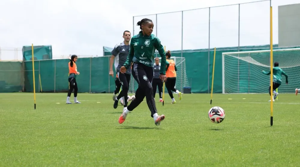 جانب من تدريبات المنتخب السعودي الأول للسيدات في بانكوك (الاتحاد السعودي)