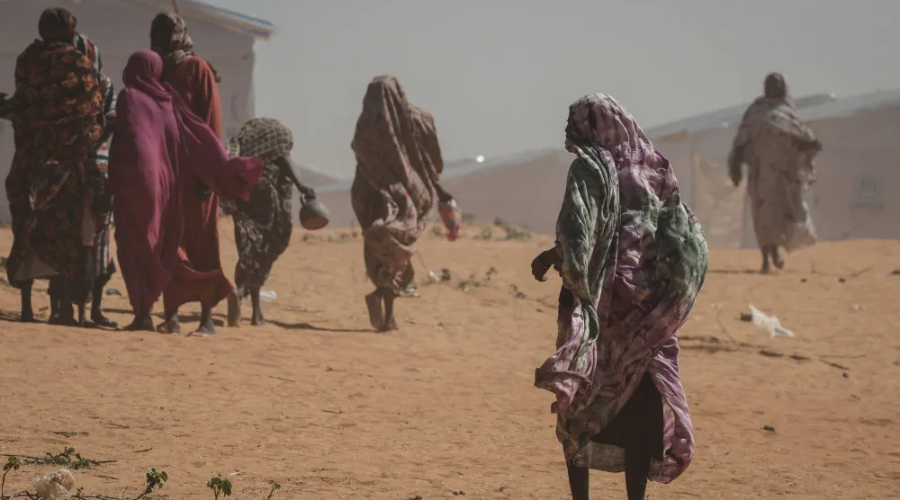 لاجئات سودانيات في مخيم تولوم للاجئين في ولاية وادي فيرا شرق تشاد 30 نوفمبر 2025 (رويترز)