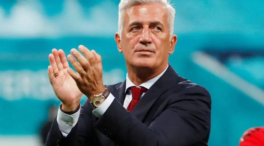 البوسني فلاديمير بيتكوفيتش مدرب المنتخب الجزائري (رويترز)