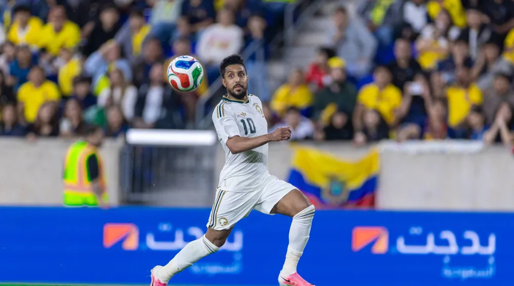سالم الدوسري قائد الهلال خلال مواجهة السعودية والإكوادور الودية (المنتخب السعودي)