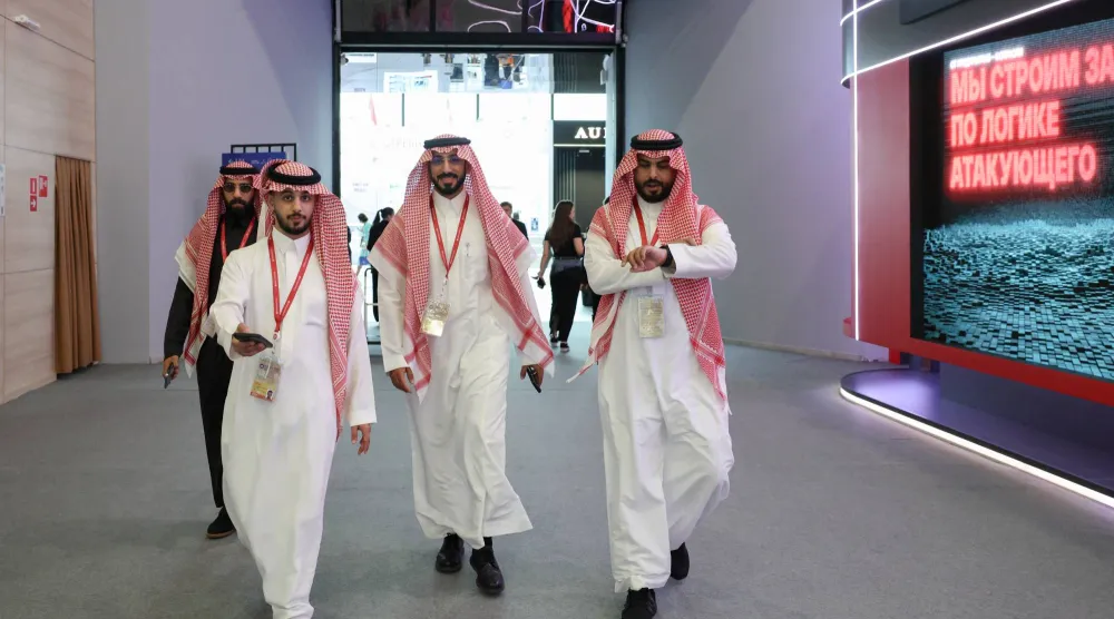 مشاركون سعوديون في منتدى سانت بطرسبورغ الاقتصادي الدولي (المنتدى)