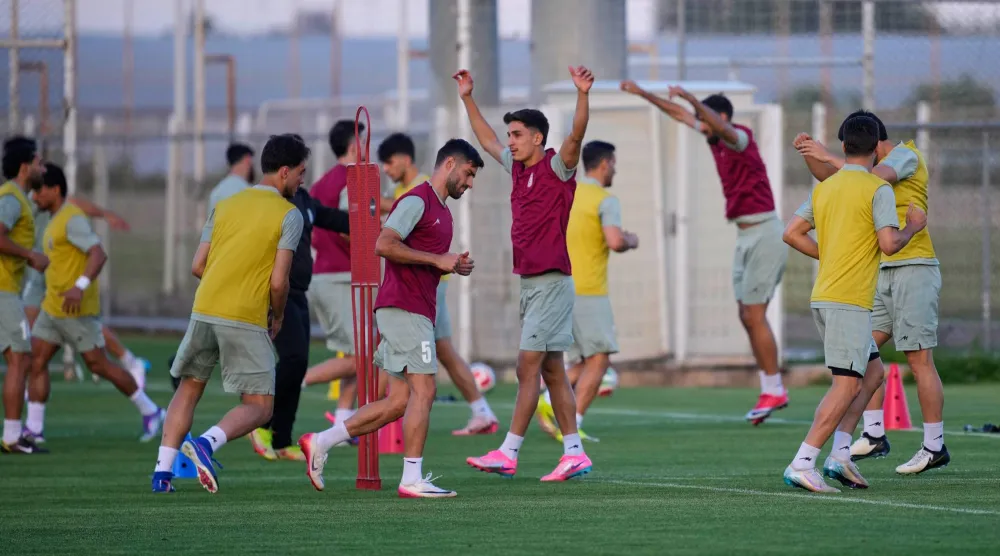 جانب من تدريبات منتخب إيران في أنطاليا (أ.ب)