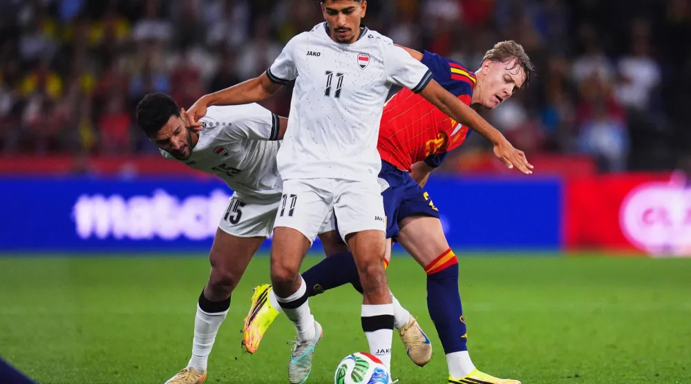 جانب من مواجهة العراق وإسبانيا ودياً استعدادا لكأس العالم 2026 (أ.ب)