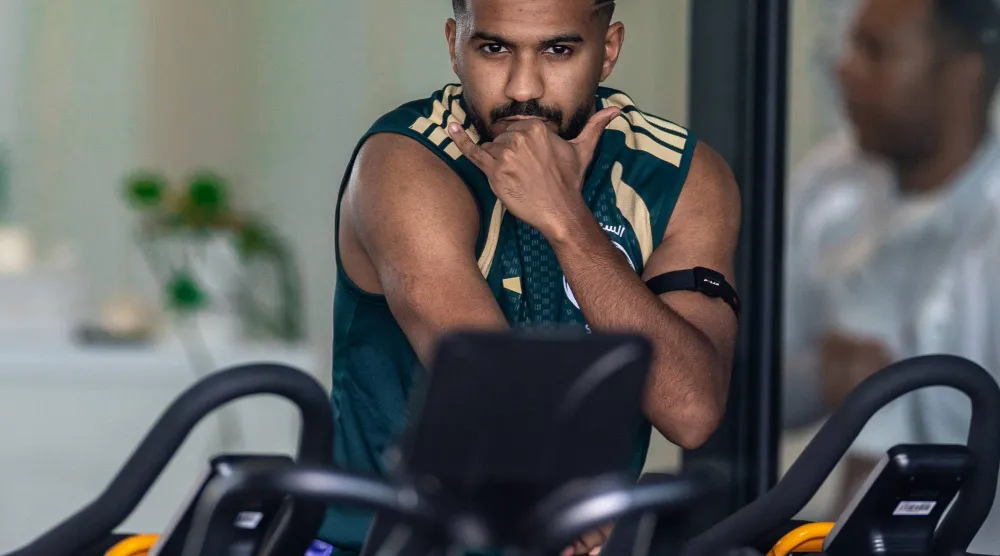 خالد الغنام لاعب الأخضر يستعد للمشاركة الأولى في المونديال (المنتخب السعودي) 