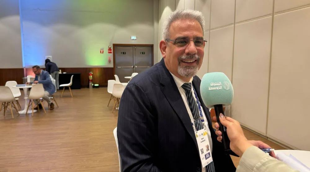 نائب الرئيس الإقليمي لـ«إياتا» في أفريقيا والشرق الأوسط كامل العوضي يتحدث لـ «الشرق الأوسط» في ريو دي جانيرو (الشرق الأوسط)