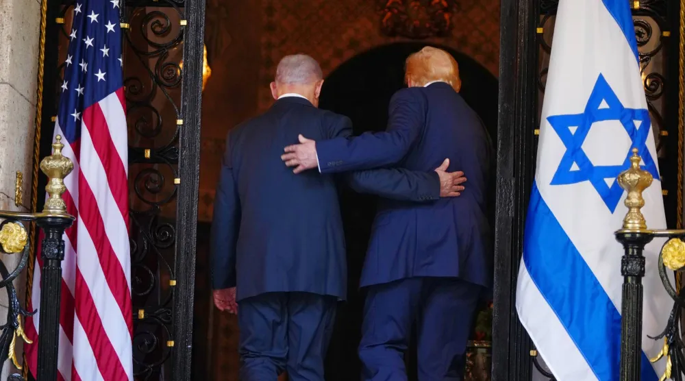 ترمب يستقبل نتنياهو في منتجع مارالاغو بولاية فلوريدا، 29 ديسمبر 2025 (نيويورك تايمز)