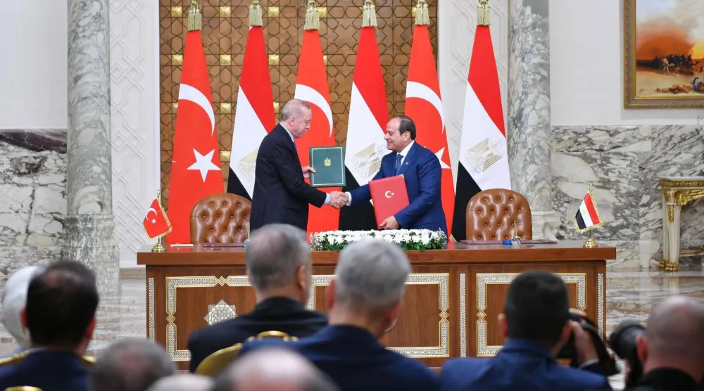 مصر وتركيا وقعتا اتفاقية للتعاون العسكري خلال زيارة إردوغان للقاهرة في فبراير الماضي (الرئاسة المصرية)