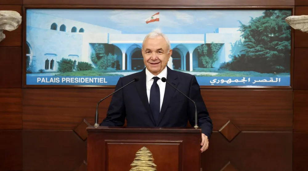الرئيس اللبناني جوزيف عون يتحدث إلى وسائل الإعلام في قصر بعبدا الرئاسي، 3 يونيو 2026 (د.ب.أ)