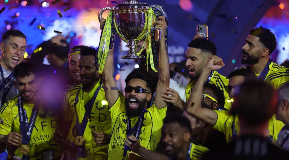 يحيط النصر ملفات المدربين بالسرية التامة (نادي النصر)