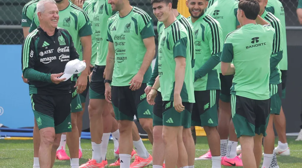 لاعبو منتخب المكسيك يستعدون بجدية لافتتاح المونديال (إ.ب.أ)