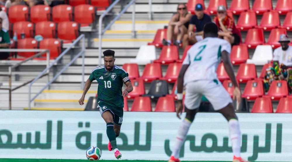 واصل الأخضر ظهوره المتوازن تحت قيادة اليوناني دونيس (المنتخب السعودي) 