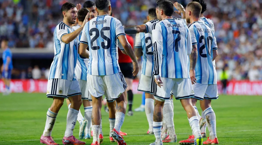 تسريب تفاصيل جوازات سفر جميع لاعبي المنتخب الأرجنتيني (أ.ف.ب)