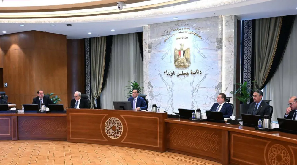 رئيس الوزراء المصري خلال ترؤس اجتماع «المجموعة الوزارية الاقتصادية» الأربعاء (صفحة مجلس الوزراء على «فيسبوك»)