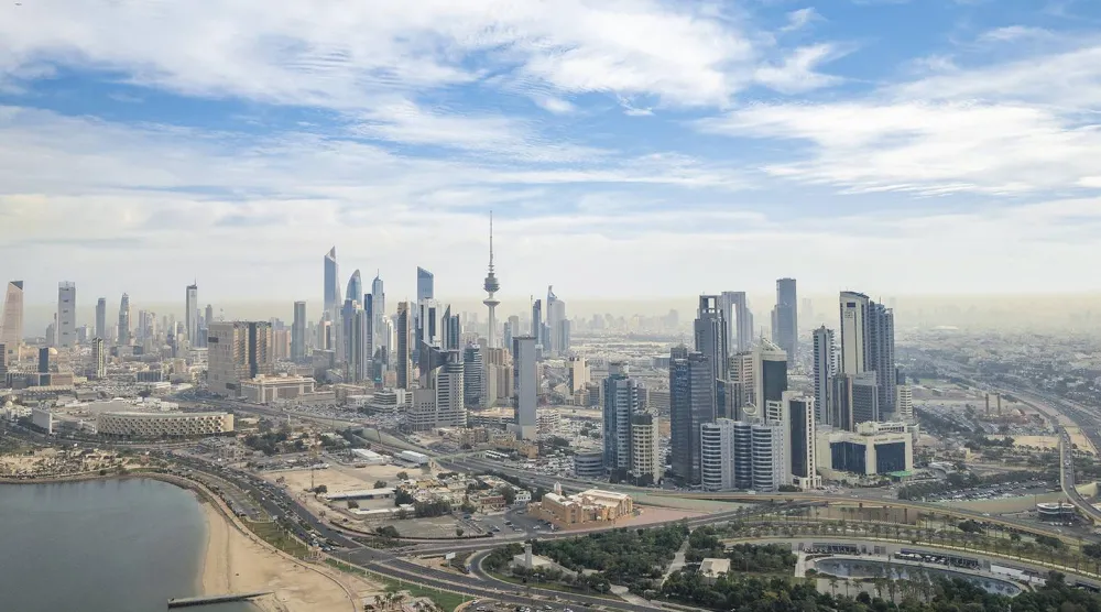  أعلن الجيش الكويتي تصدي منظومات الدفاع الجوي لأهداف جوية معادية (كونا)