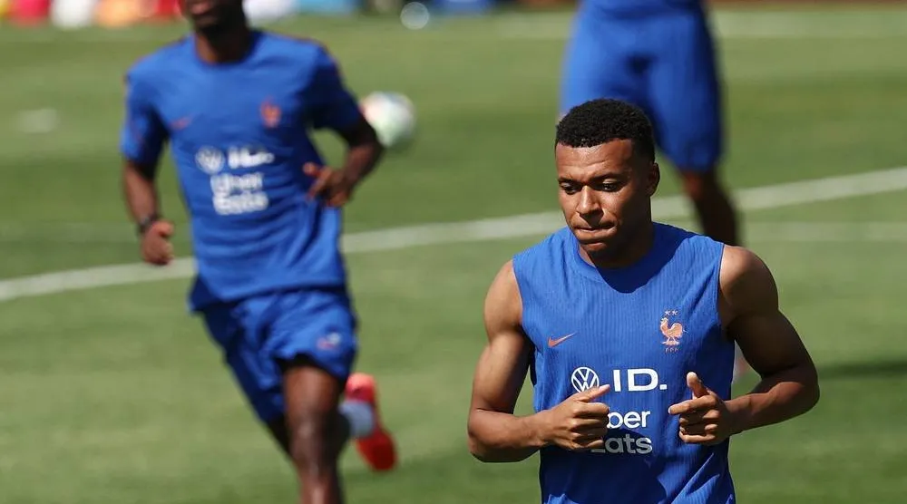  France's forward #10 Kylian Mbappe takes part in a training session during the 2026 World Cup football tournament at Bentley University in Waltham, Boston on June 11, 2026. (AFP) 
