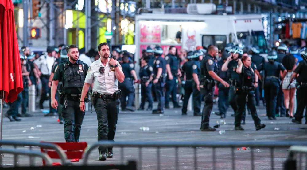 أعمال عنف في شوارع نيويورك بعد فوز نيكس بلقب «إن بي إيه» (أ.ف.ب)