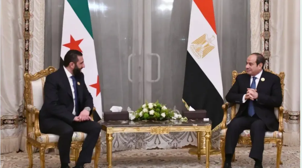 Mısır Cumhurbaşkanı Abdulfettah es-Sisi, Mart 2025'te Kahire'de düzenlenen Arap Zirvesi kapsamında Suriyeli mevkidaşı Ahmed eş-Şara ile bir araya geldi. (Mısır Cumhurbaşkanlığı)
