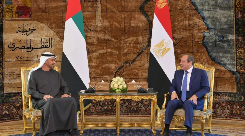 الرئيس عبد الفتاح السيسي خلال لقاء نظيره الإماراتي الشيخ محمد بن زايد آل نهيان بالقاهرة يوم الاثنين (الرئاسة المصرية)