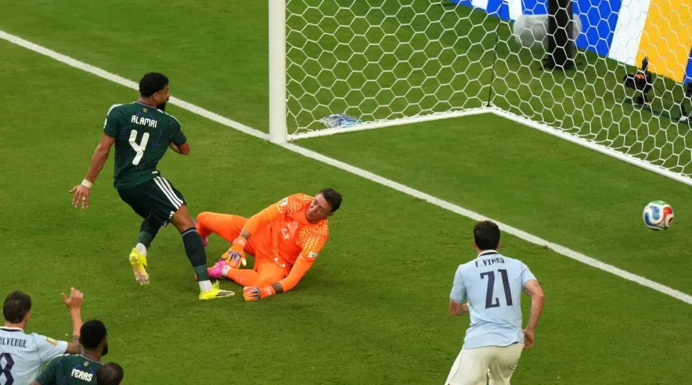 العمري بات أول لاعب سعودي من نادي النصر وأول مدافع يسجل في المونديال (المنتخب السعودي)